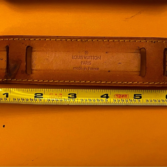 Authentic LV leather shoulder strap pad , GC - Picture 2 of 5